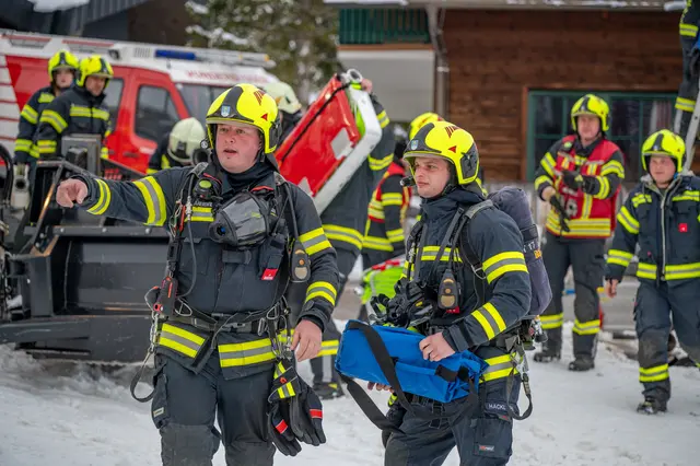 Foto: TEAM FOTOKERSCHI/ FEUERWEHR HINTERSTODER