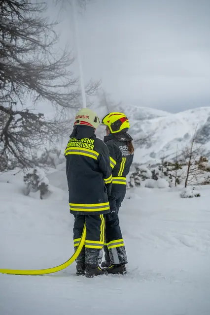 Foto: TEAM FOTOKERSCHI/ FEUERWEHR HINTERSTODER