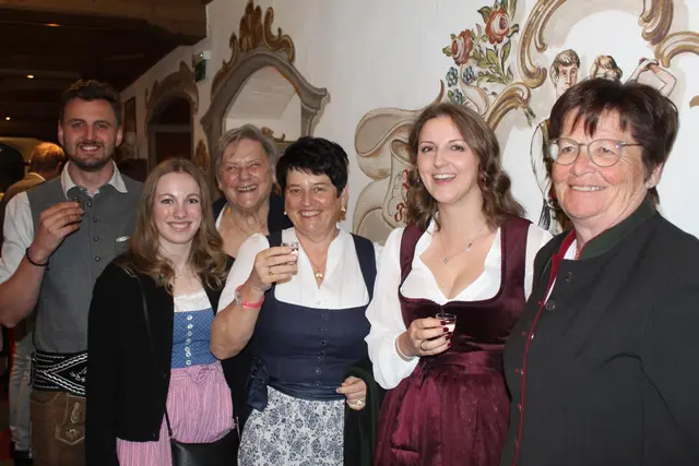 Impressionen Begrüßung am Eingang. | Foto: Sabine Trabi; Friedl Schwaighofer; Anneliese Hechenberger