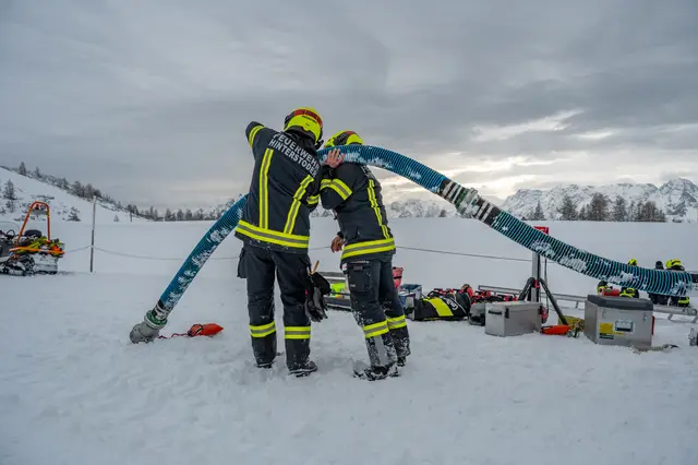 Foto: TEAM FOTOKERSCHI/ FEUERWEHR HINTERSTODER