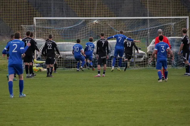 Der für die Gastmannschaft äußerst glückliche Siegestreffer fiel in der 93. Spielminute. | Foto: Angelina Kaiser