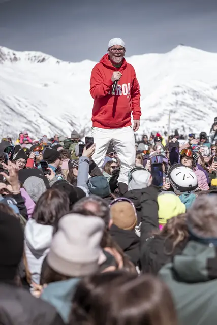 Immer mitten bei seinen Fans: DJ Ötzi ist der Kontakt zu seinen Fans ein besonderes Anliegen. | Foto: RudiWyhlidal