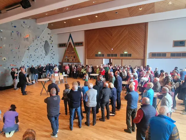 Wenn ein ganzes Dorf zusammenkommt, um "Servus" zu sagen. | Foto: Gemeinde Mallnitz 