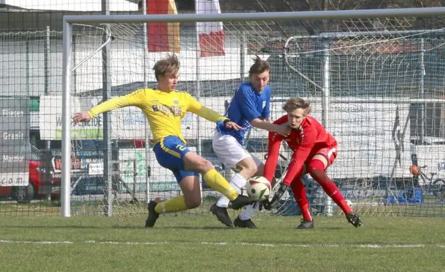 Der FC Buch bleibt Spitzenreiter