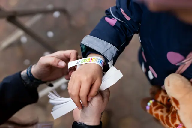 Beim Kids Innovation Day entdeckten rund 1.800 kleine und große Besucherinnen und Besucher neueste Innovationen in Robotik, Raumfahrt, KI und Biotechnologie. | Foto: Thomas Steinlechner / Tiroler Sparkasse