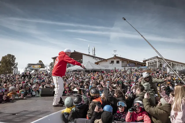 DJ Ötzi lässt für 5.500 Fans in Nauders die Berge beben