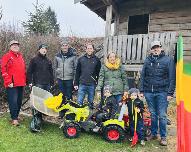 15 Tonnen Sand an Familien ausgeliefert