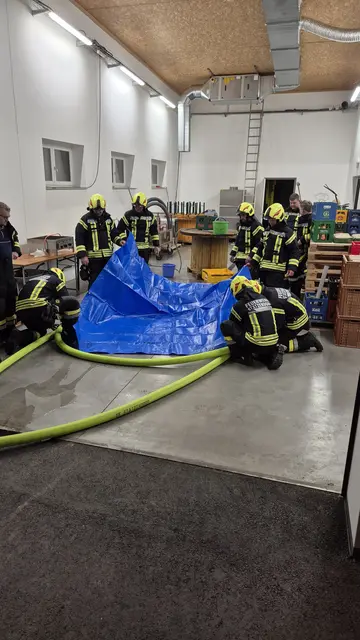 Die FF Statzendorf übte Einsätze mit Schadstoffaustritt  | Foto: Kral