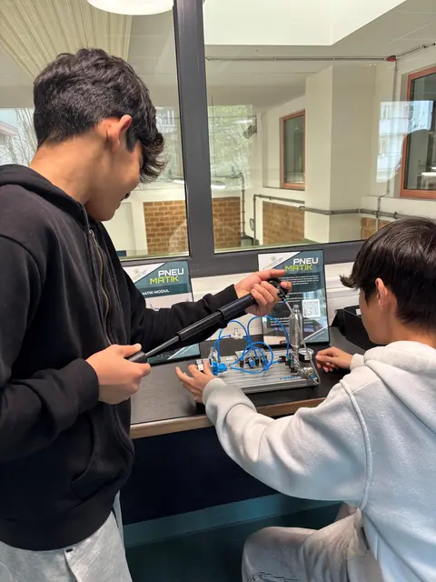 Zedan Abdulhamid und Marios Hrcan (3b-Klasse der MS Pinkafeld) | Foto: WKB