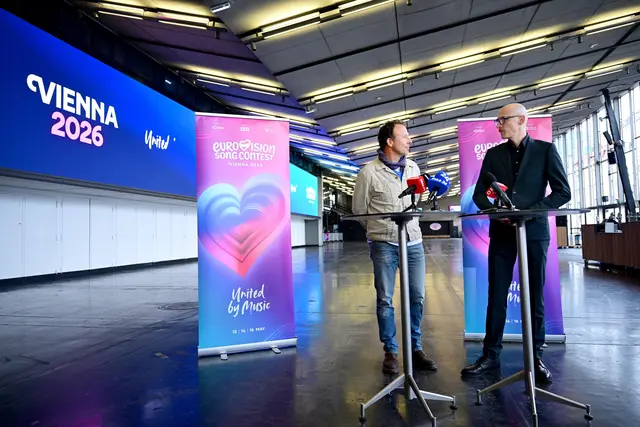 ESC-Executive Producer Michael Krön (l.) und Stadthallen-Chef Thomas Waldner am Montag beim Auftakt zu den Aufbauarbeiten. | Foto: APA-Images / APA / ROLAND SCHLAGER