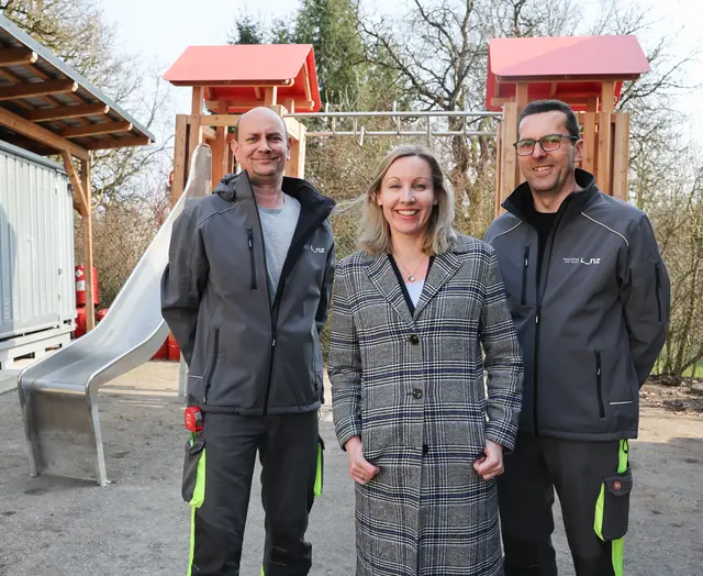 Neue Spielgeräte für Linzer Spielplätze aus eigener Werkstatt