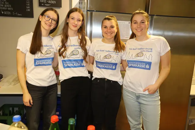 Zum Gelingen des Abends trugen verschiedene Organisationen bei.  | Foto: Johann Schleich