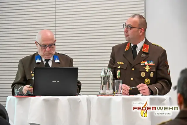 Mario Burger (r.) berichtete über die Leistungsbilanz der FF Leoben-Stadt im vergangenen Jahr. | Foto: FF Leoben-Stadt