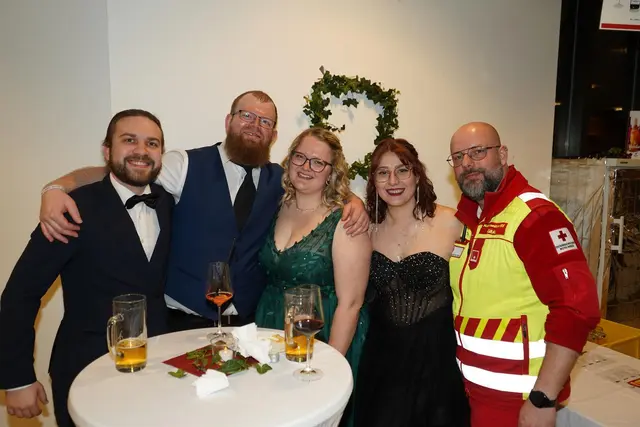 Steyr feiert die „Red Cross Night“ ausgelassen bis in den Morgen