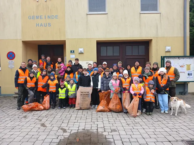 Auch viele Kinder nahmen an der Flurreinigung teil. | Foto: Gemeinde Haringsee