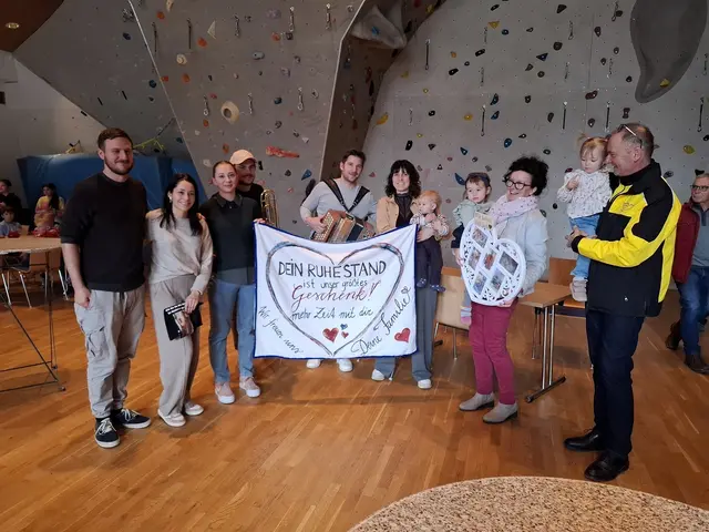 Darum feiert ganz Mallnitz seinen geliebten Postboten