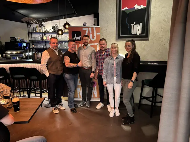 Das Team der Jungen Wirtschaft Reutte mit den Gastgebern des Abends. | Foto: WK Reutte/Eisele