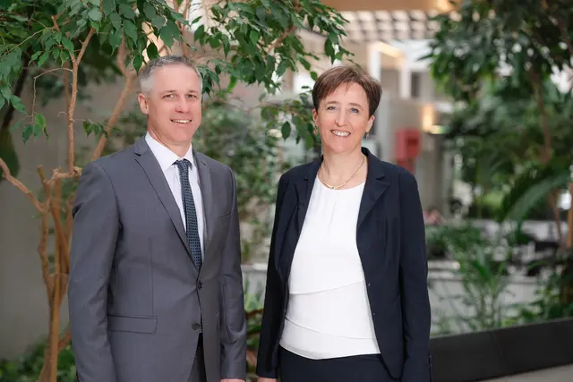 Zu zweit offiziell präsentiert: Geza Gemes (Primar Anästhesiologie) und Johanna Mandl. | Foto: Kages/Paller