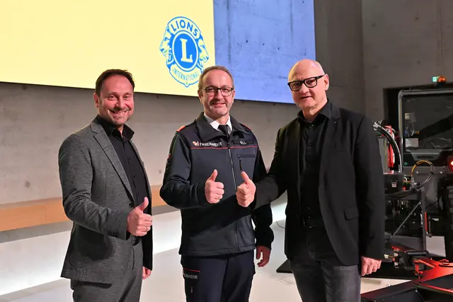 Lions Club Ried unterstützt Feuerwehrjugend im Bezirk