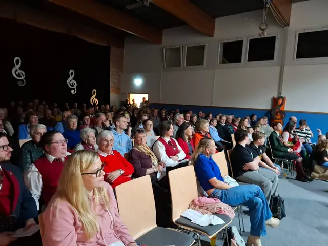 Das Publikum applaudierte der Jugendmusik ausdauernd. | Foto: Privat