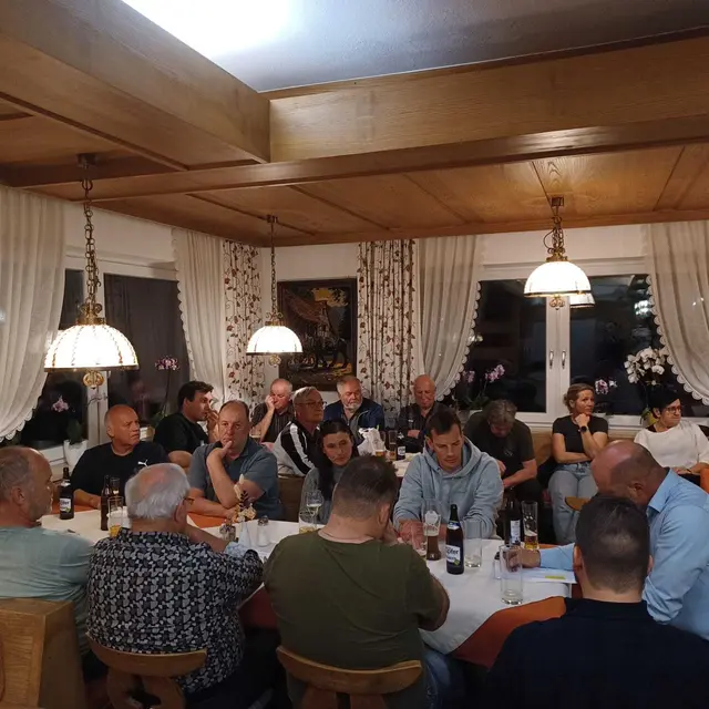 Das Interesse der Imker war groß.  | Foto: Imkerverein Grins, Pians, Tobadill