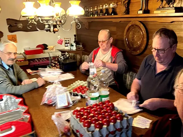 Postgewerkschaft mit Ostergrüßen im Bezirk Mistelbach unterwegs