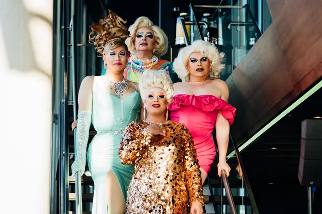 Dragqueen Gigi La Pajette bei den "Brunching Divas" mit ihren Kolleginnen Sassica Rabbit, Betty Pearl und Grazia Patricia.  | Foto: Georg Kritsch