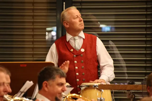 Stabführer Erich Geierspichler an den Percussions.