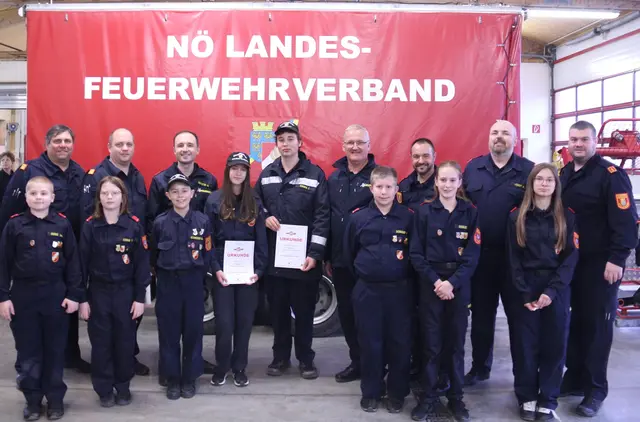 Jungflorianis zeigen ihr Können beim Wissenstest