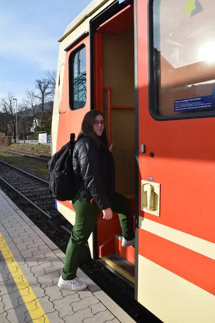 Nicole Lugbauer aus Miesenbach pendelt mit dem Auto und mit dem Zug zu ihrem Arbeitsplatz in Melk. | Foto: Roland Mayr/MeinBezirk Scheibbs