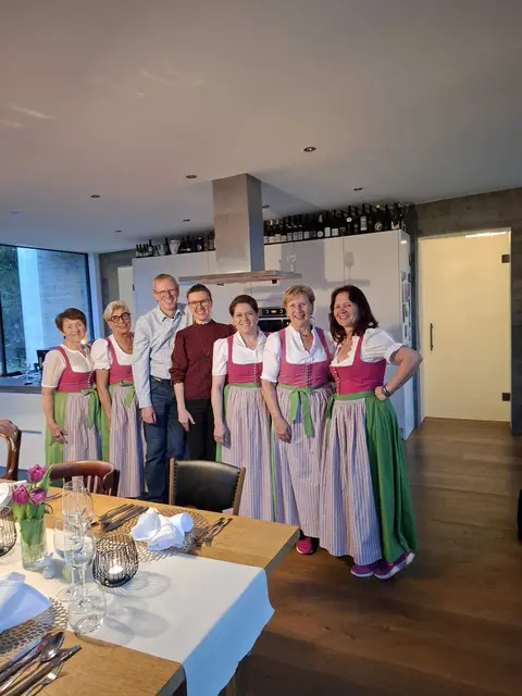 vlnr: Maria Trinkl, Ingrid Ambrozy, Christoph Bauer, Heidi Bauer, Doris Schreiber, Anni Rehatschek, Petra Fraißl | Foto: Foto: Bauer