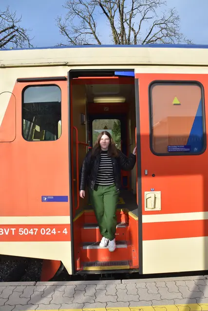 Nicole Lugbauer aus Miesenbach pendelt mit dem Auto und mit dem Zug zu ihrem Arbeitsplatz in Melk. | Foto: Roland Mayr/MeinBezirk Scheibbs