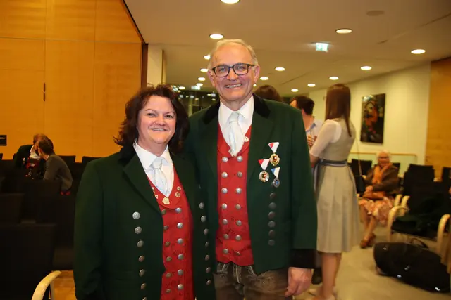 Ausgezeichnet für ihre Verdienste: Gitti Straubhaar und Paul Hagenauer.