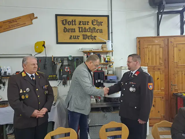 Bernhard Willinger stellte sich der Wahl und wurde von den Mitgliedern klar bestätigt. | Foto: Feuerwehr Altenburg