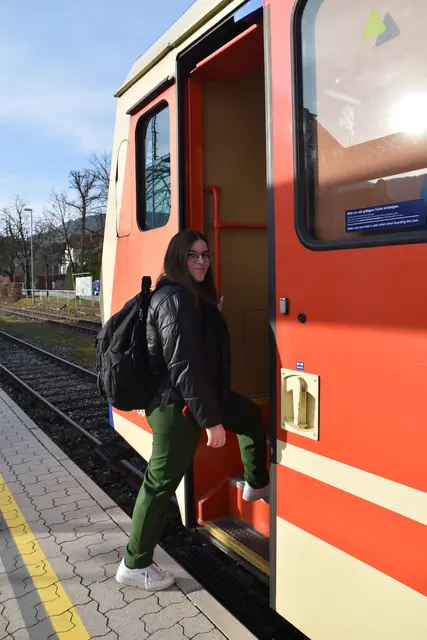 Nicole Lugbauer aus Miesenbach pendelt mit dem Auto und mit dem Zug zu ihrem Arbeitsplatz in Melk. | Foto: Roland Mayr/MeinBezirk Scheibbs