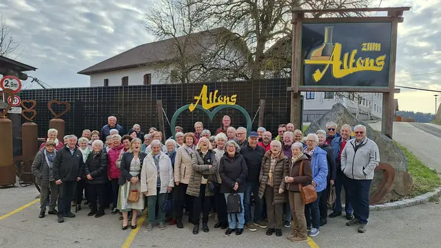 Ebenseer Senioren genossen lustigen Theaterabend in Atzbach