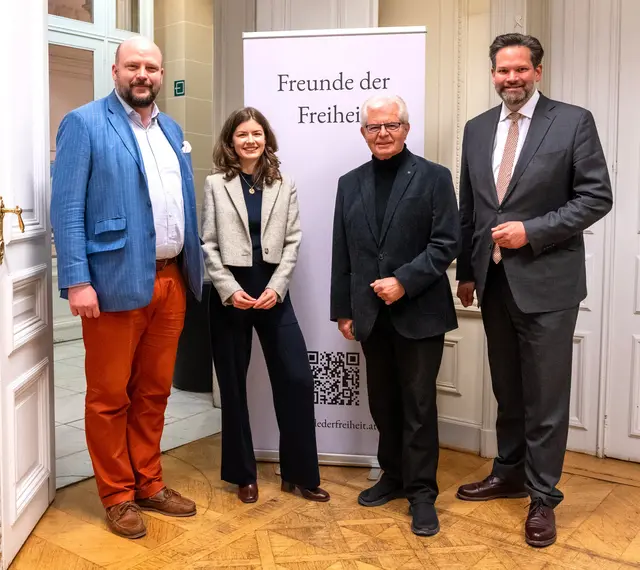 Mandl hatte schon in den Vorjahren Generationengespräche angestoßen.  | Foto: Büro Lukas Mandl