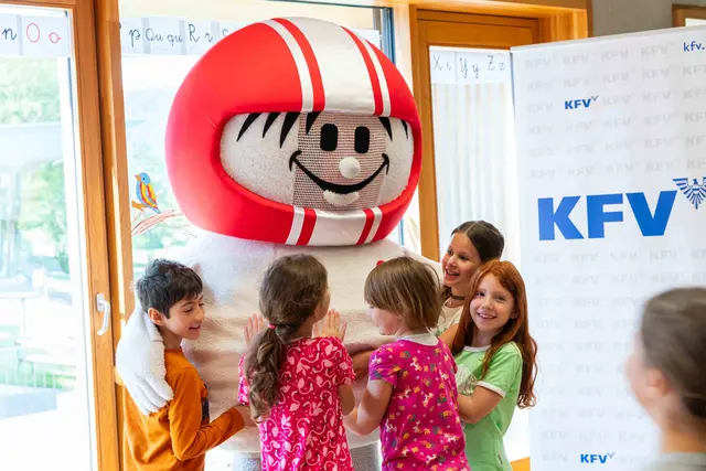 Großweikersdorfs Kinder lernen über Verkehrssicherheit