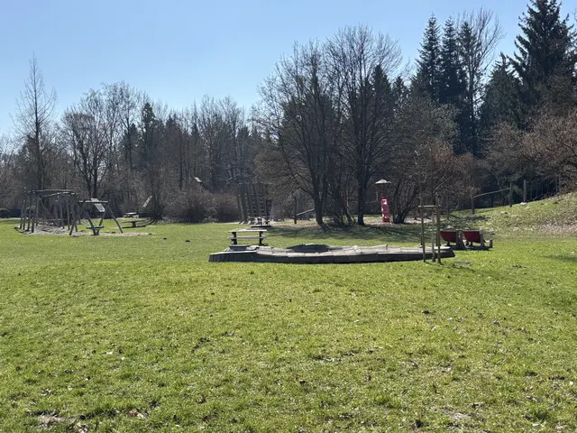 Der Spielplatz im Rieder Stadtpark ist 3.500 Quadratmeter groß. | Foto: MeinBezirk