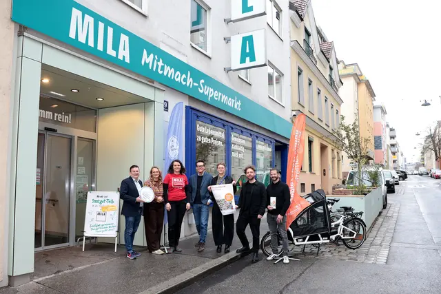 Bezirksvorsteher Wilfried Zankl (SPÖ), Wencke Hertzsch, Leiterin Büro für Mitwirkung, Julianna Fehlinger, Co-Geschäftsführerin MILA, Stadtrat Jürgen Czernohorszky (SPÖ), Angelika Starkl, Daniel Dutkowski und Markus Steinbichler von der GB* (v.l.n.r.). | Foto: Stadt Wien/Martin Votava