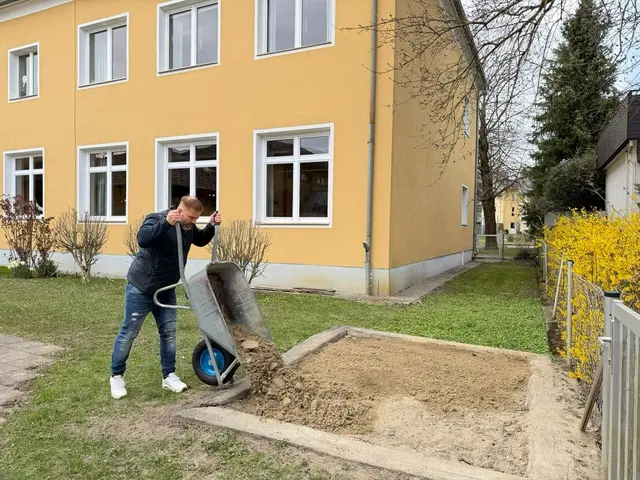 Voller Einsatz auch vom Bürgermeister Thomas Prihoda persönlich.