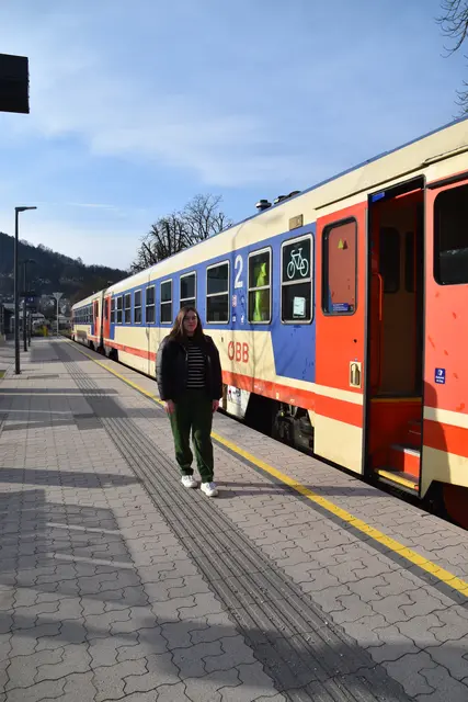 Nicole Lugbauer aus Miesenbach pendelt mit dem Auto und mit dem Zug zu ihrem Arbeitsplatz in Melk. | Foto: Roland Mayr/MeinBezirk Scheibbs