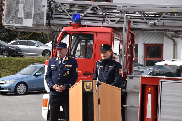 Kommandant Miggitsch und Landesfeuerwehrkommandant  Robin | Foto: MeinBezirk/Elke Hartweger
