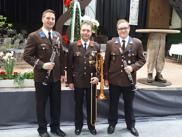 Christian Lind (Mitte) ist Musiker bei der Marktmusikkapelle Pölfing-Brunn, hier mit Thomas Stopper (l.) und Hannes Mörth von der Spielgemeinschaft Bad Schwanberg -St. Peter. | Foto: Privat
