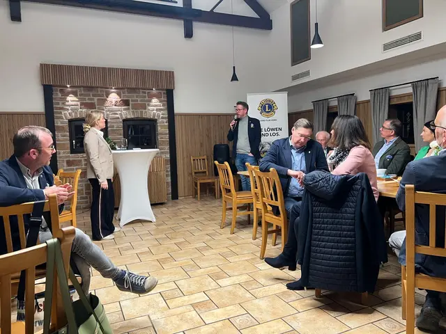 Rund 80 Gäste folgten der Einladung des Lions Club Horn in das Landgasthaus „Zum Knell“ in Mold. | Foto: Edith Göd