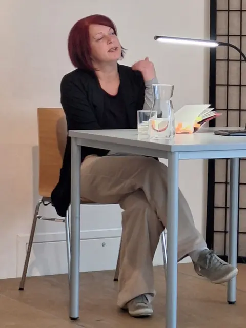Sandra Weihs bei ihrer Lesung am Gymnasium Bad Ischl. | Foto: BG/BRG Bad Ischl