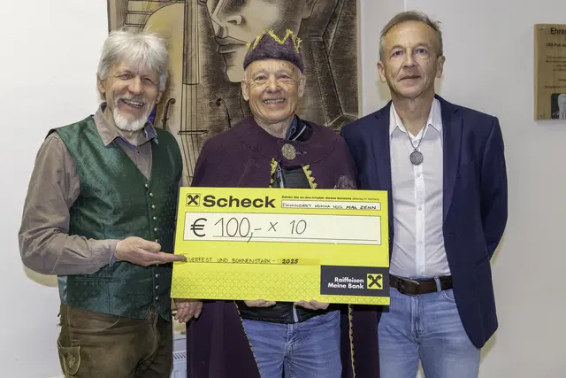 Thomas Matzer, Bohnenkönig Wolfgang I und Mag. Norbert Lipp (v.l.) | Foto: Gerhard Steinwender