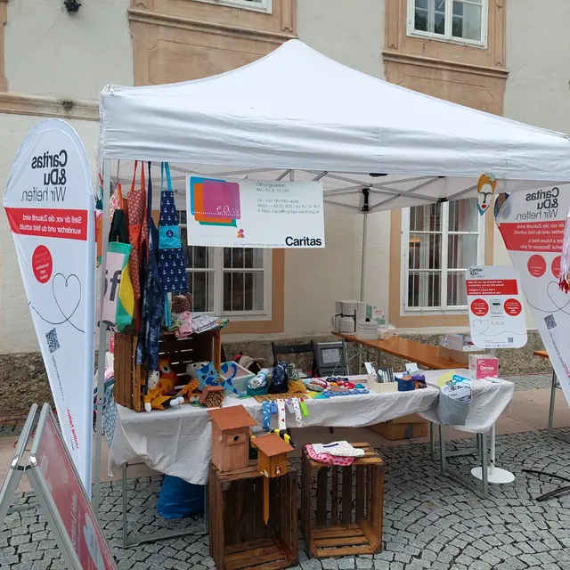 Kleine Kuscheltiere, Taschen in bunten Farben, Holz-Spielzeug oder kleine Osterhasen aus Stoff: der Kreativität sind bei der Anfertigung verschiedener Produkte im Jugendbeschäftigungsprojekt "easy" der Caritas Salzburg kaum Grenzen gesetzt. | Foto: Caritas/Easy
