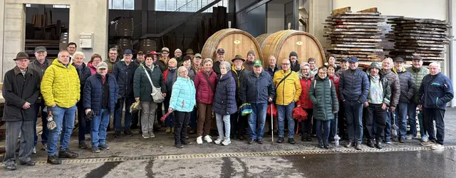 Die Teilnehmenden des Ausflugs von Bauernbund und Weinbauverein gewannen spannende Einblicke in Handwerk, Obstbau und Weinproduktion. | Foto: privat