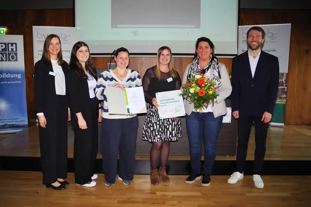 Im Bild v.li.n.re.:
Julia Pfandler, MA (BVAEB), Victoria Gönitzer, BA MA (BVAEB), Franziska Brauneis, BEd, Stephanie Wanek, BEd, Margot Stastny-Braun, BEd, MEd, Laurenz Stain, MSc (BVAEB)
 | Foto: Foto Dörr